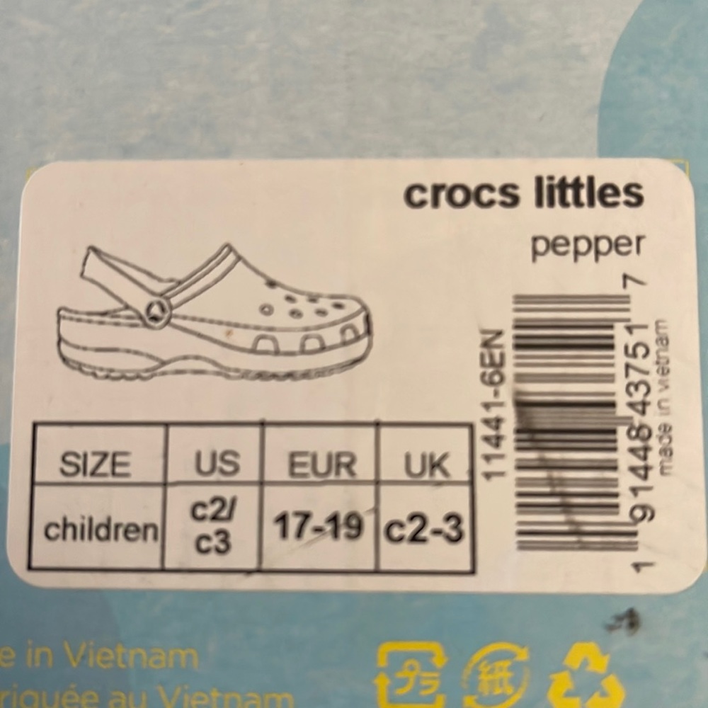 Crocs size 2/3